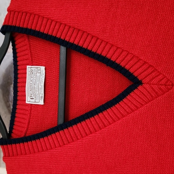 Vintage 100%Virgin Wool Red Sleeveless Vest with Plaid Dog Design Collegaite - Picture 9 of 9